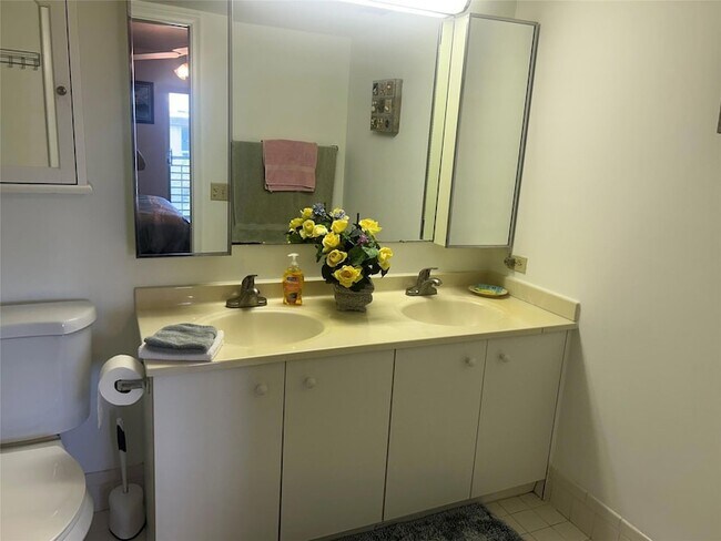 Building Photo - 3405 Bimini Ln