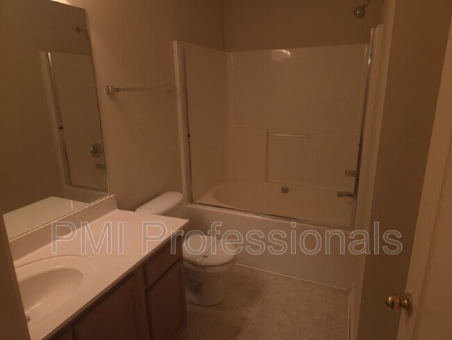 Building Photo - 2305 Keegan Dr