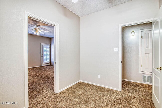 Building Photo - 6076 Los Siglos Dr