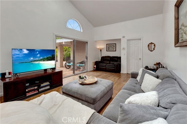 Building Photo - 432 Onda