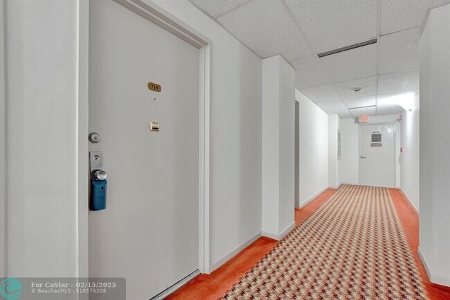 Building Photo - 10777 W Sample Rd