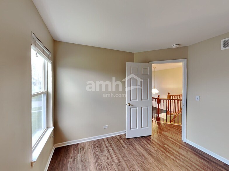 Building Photo - 10620 Rushmore Ln