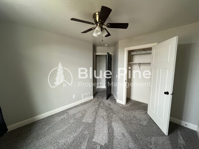 Building Photo - 3688 Shale Ave