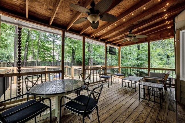 Building Photo - 5501 Heath Row Dr