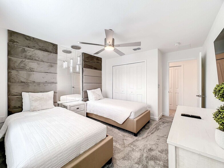 Building Photo - 4259 Paragraph Dr