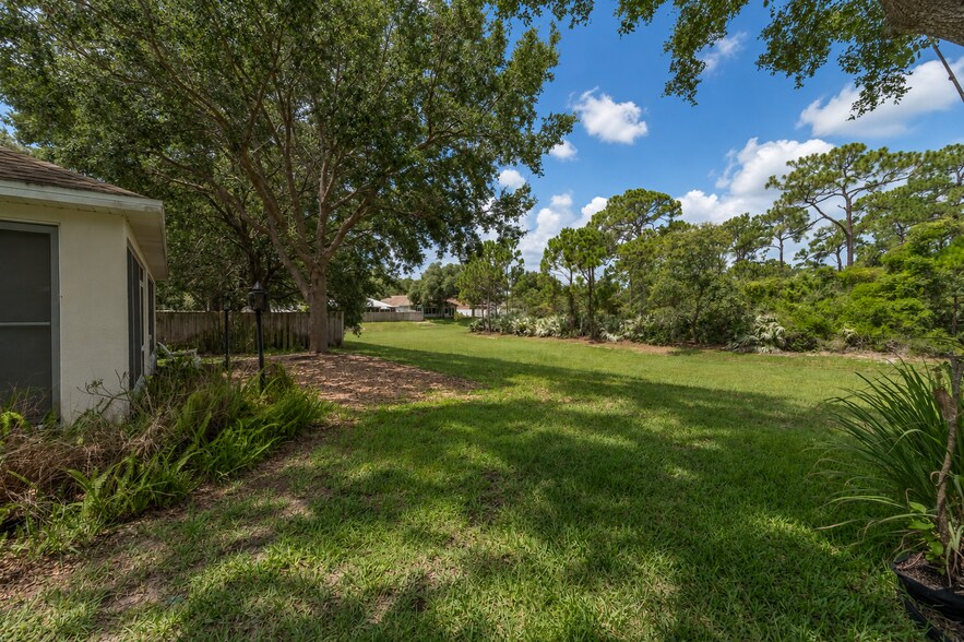 Building Photo - 537 Mason Dr