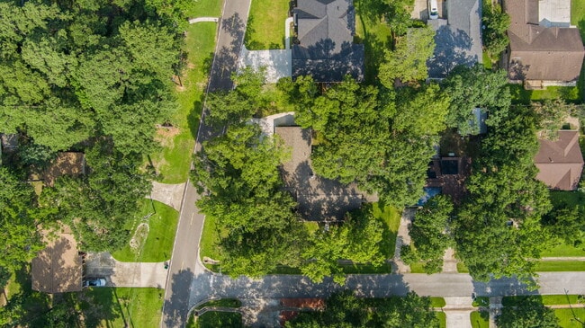 Building Photo - Experience the Golf Course Lifestyle in Panorama Village Enjoy the best of community living in th...