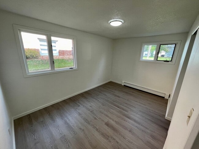 Building Photo - 1340 4th Ave SW