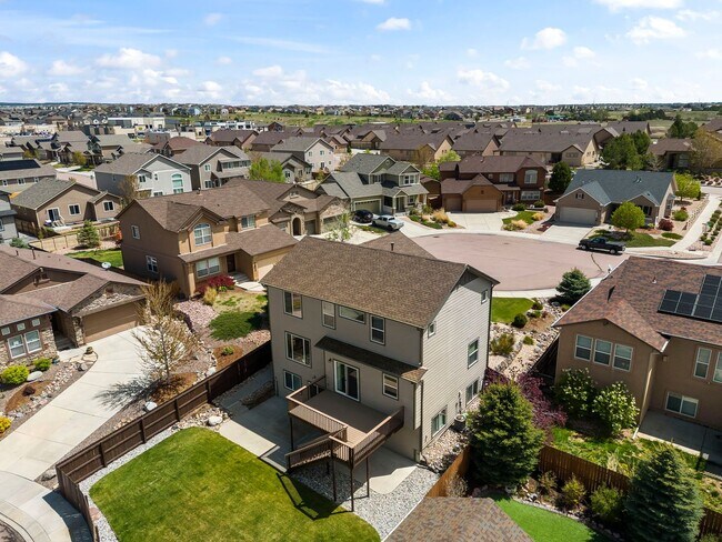Building Photo - Evolve Real Estate: Meticulous and Luxurious 4 Bedroom + Office + Finished Basement on A Double C...