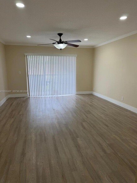 Building Photo - 8443 Royal Palm Blvd