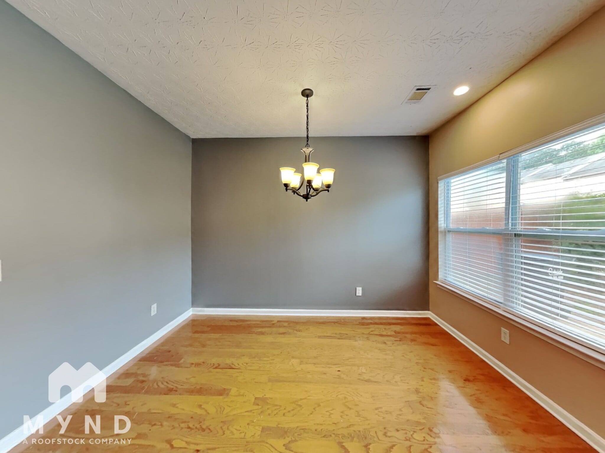 Building Photo - 6204 Ellenwood Dr