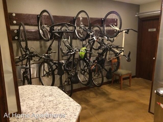 Building Photo - 3142 Lyndale Ave S