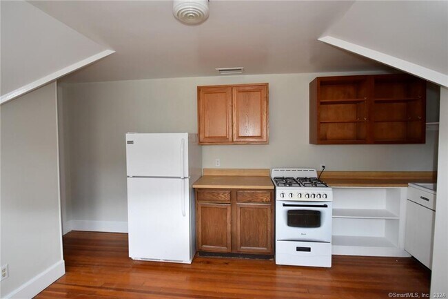 Building Photo - 809 Whitney Ave