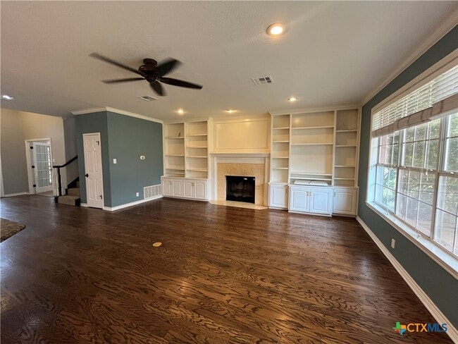 Building Photo - 2013 Highland Dr