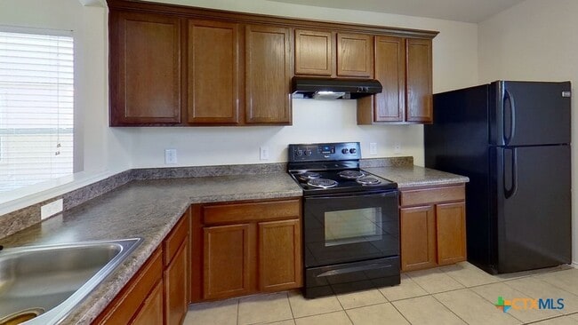 Building Photo - 411 Quail Hollow Dr