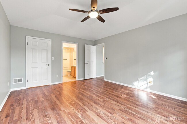 Building Photo - 1634 Waterford Dr
