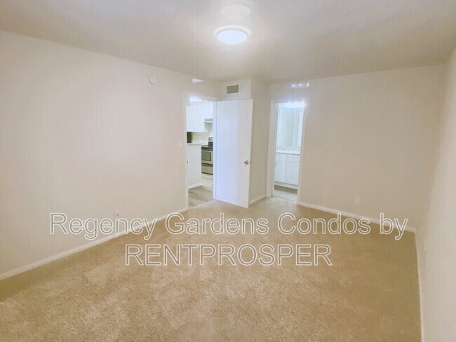Building Photo - 4225 Thornbriar Ln