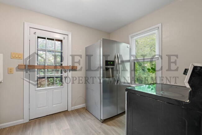 Building Photo - 1523 Matlock Dr