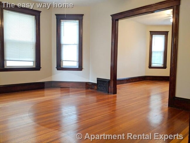 Building Photo - 11 New Hampshire Ave