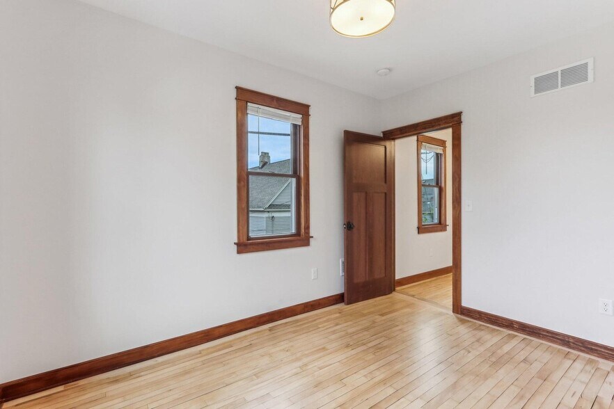 Bedroom 2 - 351A E Deer Pl