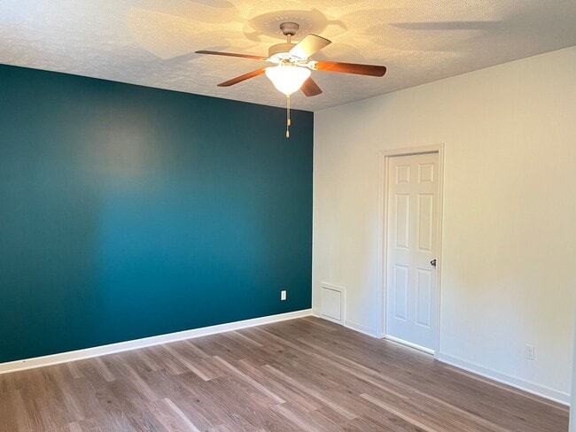 Building Photo - Spacious home in super nice neighborhood in Northwest Omaha in Elkhorn School District for under ...