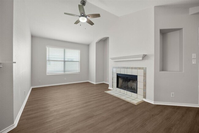 Building Photo - 16702 Shipshaw River Dr