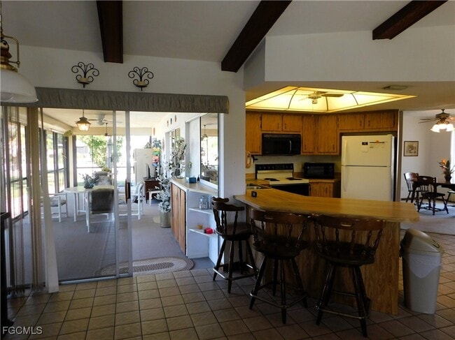 Building Photo - 904 SE 18th St