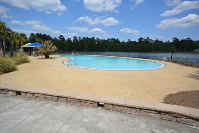 Building Photo - 45 Crystal Lake Dr