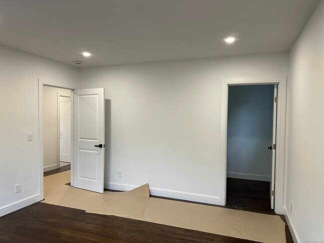 Building Photo - 69 Cos Cob Ave