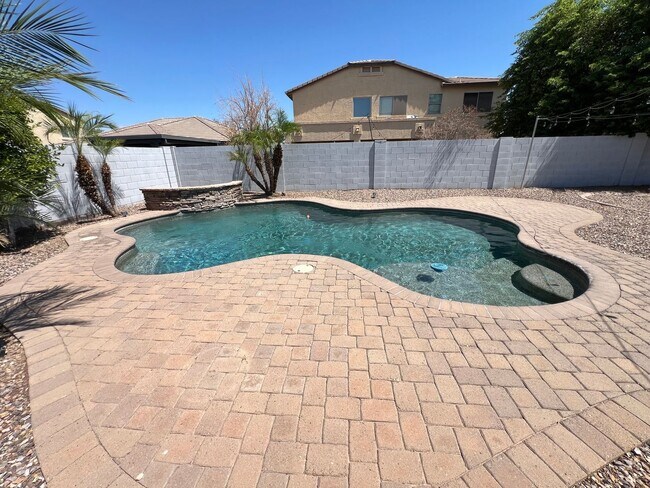 Building Photo - Gorgeous, upgraded home with a sparkling p...