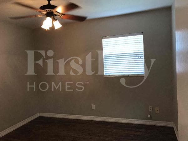 Building Photo - 4707 W Bay Ave