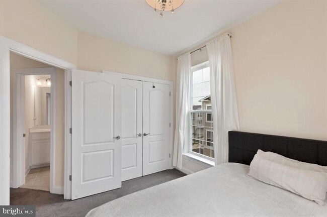 Building Photo - 46077 Hall Rd