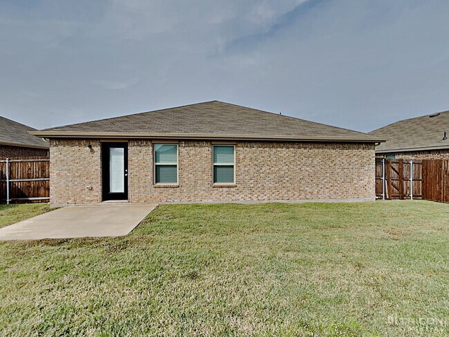 Building Photo - 2514 Henley Dr