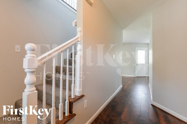 Building Photo - 1186 King Arthur Ct