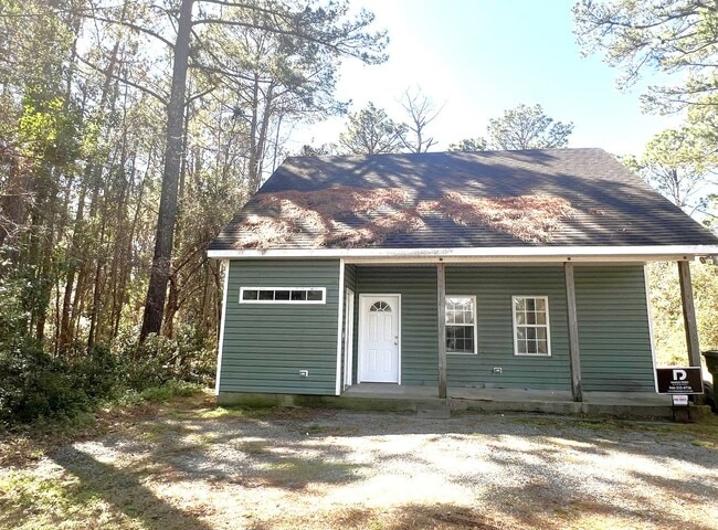 Primary Photo - 1 BEDROOM STUDIO APT WALKING DISTANCE TO UNCW! FINALLY SOME PRIVACY!