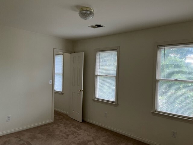 Building Photo - 3305 Mallory Cir