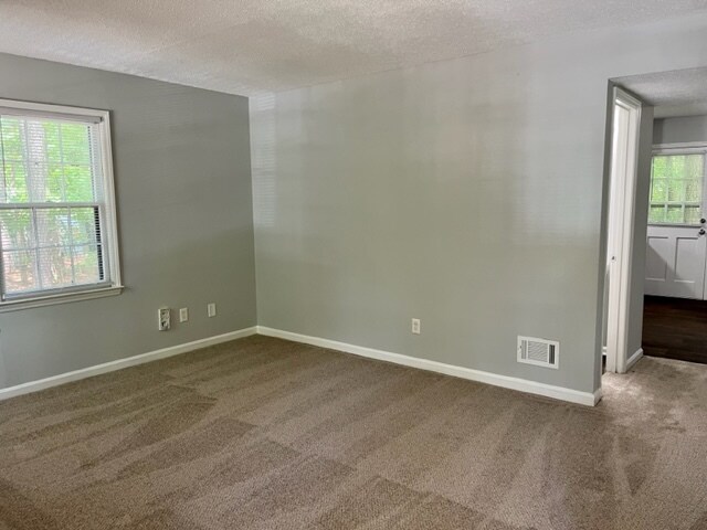 Building Photo - 105 E Circle Dr