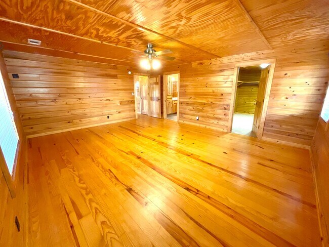 Building Photo - 103 Beach Dr