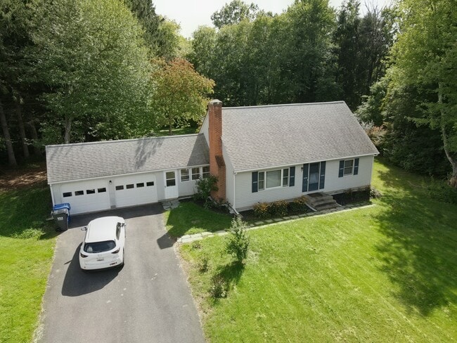 Building Photo - 9 Applewood Ln