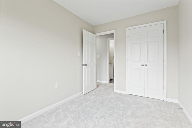 Building Photo - 57 Adams Dr NE