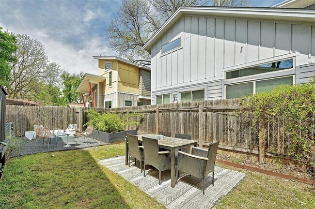 Building Photo - 2614 Willow St