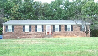 Building Photo - 1605-B Wards Ferry - 2br duplex on Wards F...