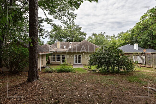Building Photo - 105 Ventura Cir