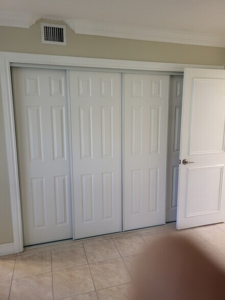 Building Photo - 116 Gardens Dr