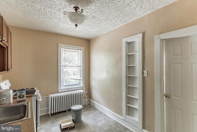 Building Photo - 4812 E Roosevelt Blvd