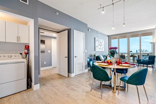 Building Photo - 2600 E Hallandale Beach Blvd