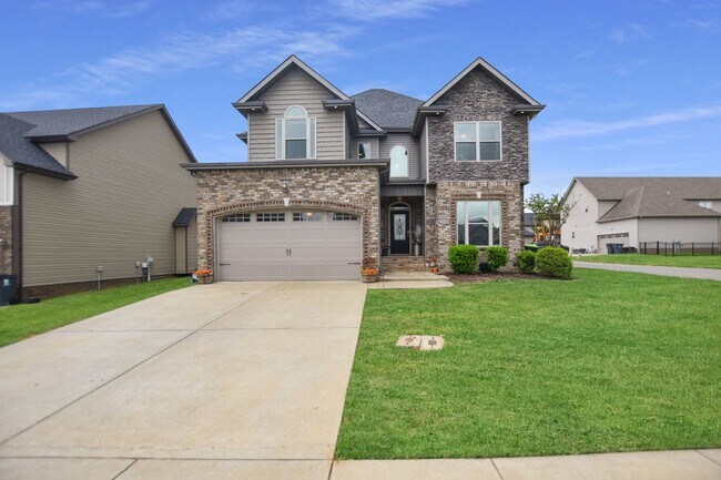 Primary Photo - Pet Friendly Five Bedroom!
