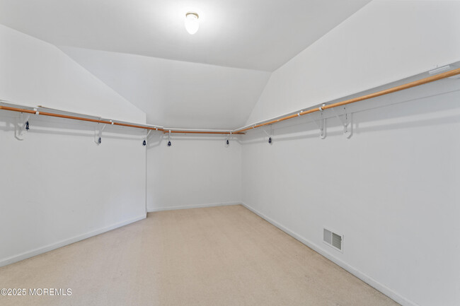 Building Photo - 5 Mulberry Ln