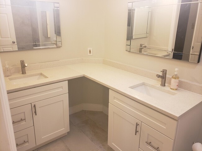 Building Photo - 3860 Coral Tree Cir