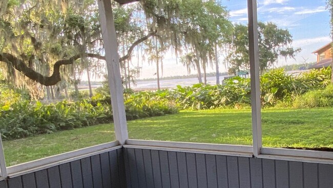 Building Photo - Spectacular Lakeview Home ~ 3 Bed or 2 Bed...
